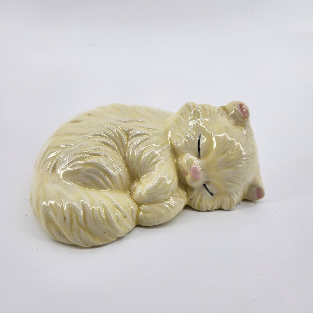 Vintage Ceramic Sleeping Cat Figurine Cream Fluffy Kitten Longhair Decor 5 Inch